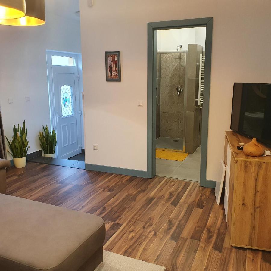 Jegmadar Apartman ديبريتْسين المظهر الخارجي الصورة